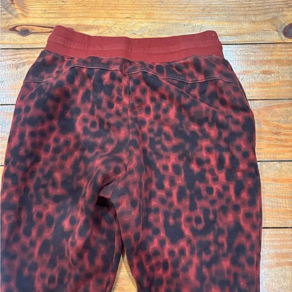(812) +ZELLA RED &BLACK SWEATPANTS - Picture 7 of 8